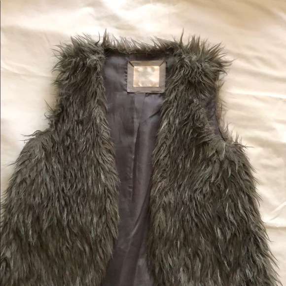 Justice Faux Fur Black Child/'s Vest Sizes 6//7 and 8//10